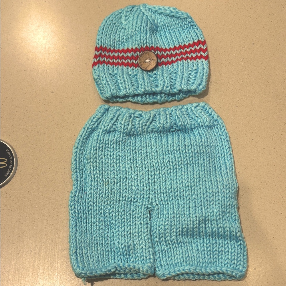 NWOT Newborn Baby Outfit Knit Hat & Pants Soft Blue Shower Gift Photo Op Size NB